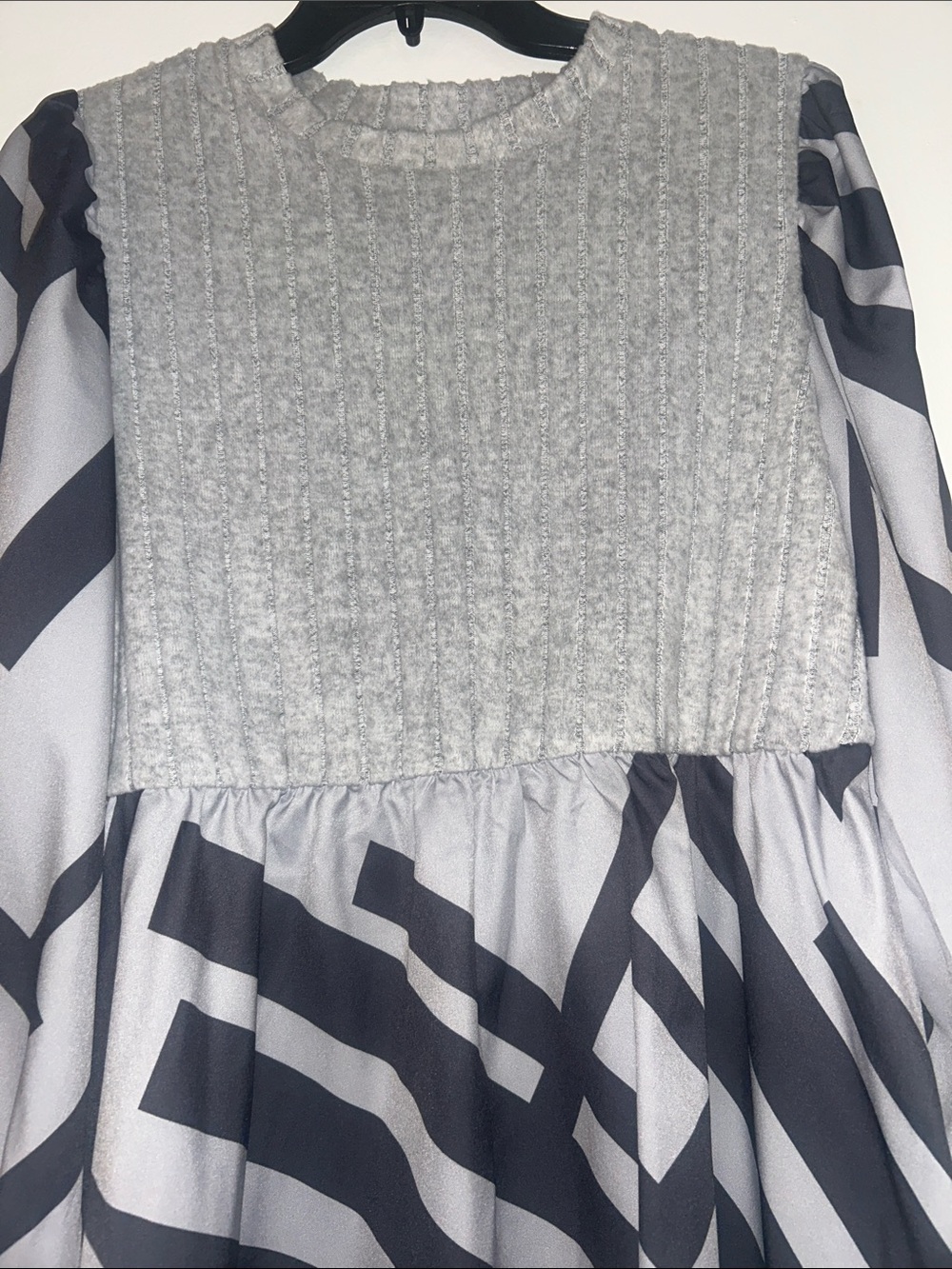 SHEIN Gray Patterned Long-Sleeve Dress top Curve  Size 0XL